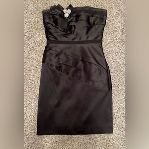 Black cocktail dress, fitted and elegant, WHBM